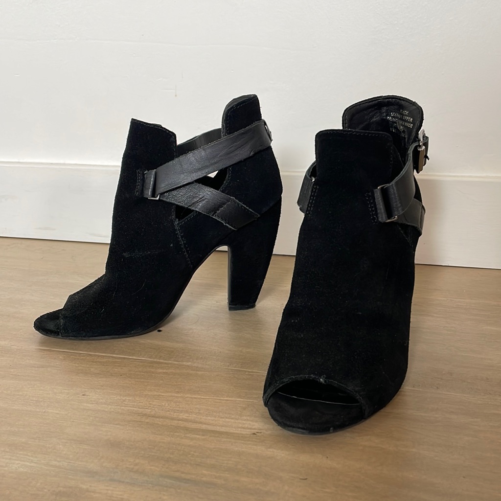 Steve Madden Suede Peep Toe Booties With Straps, 6